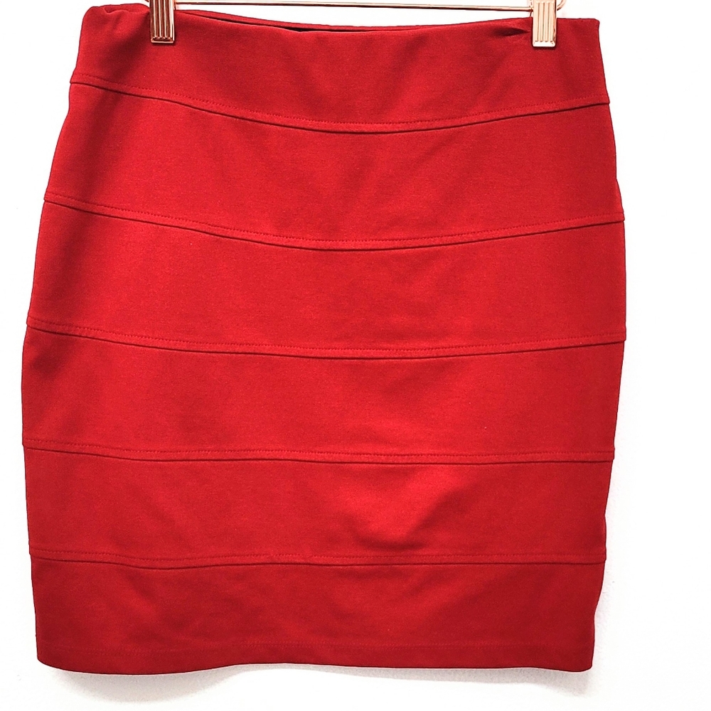 Red mini skirt size L - Picture 2 of 2